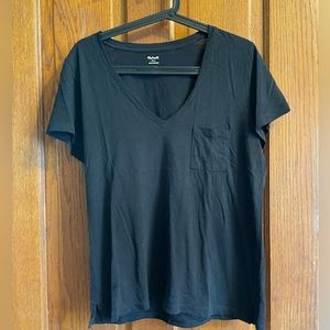Madewell Black front pocket, v-neck tee